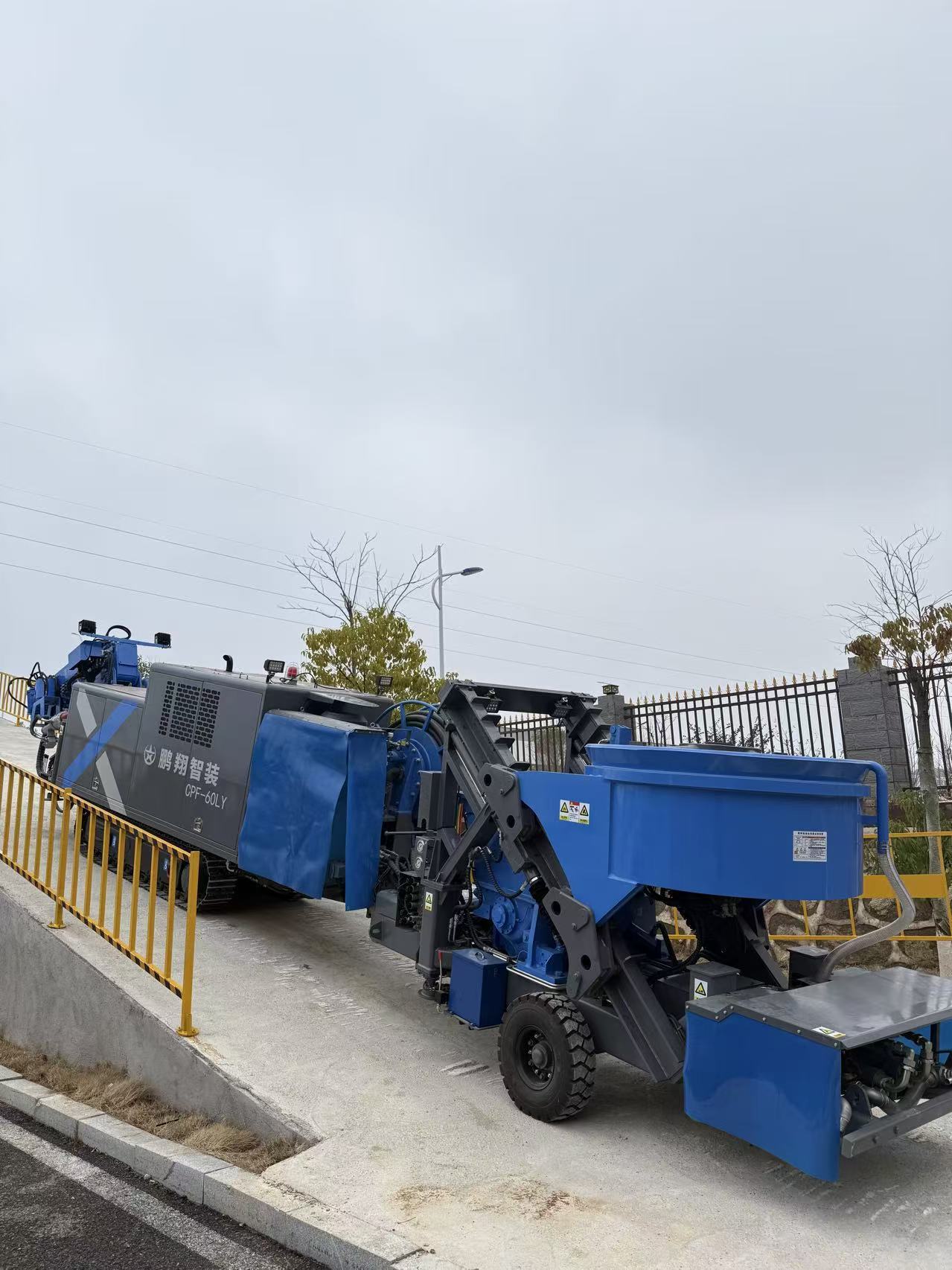 从厂家到矿洞：一台鹏翔智装履带式湿喷机的 “上岗” 日记