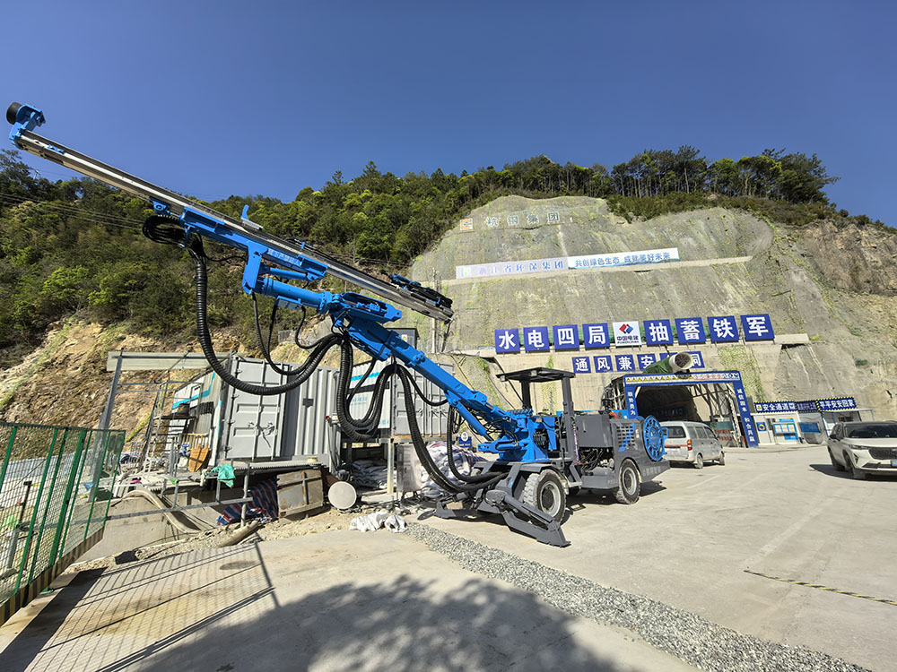 2026年单臂掘进台车厂家哪家好？鹏翔智装用实打实的工程表现说话