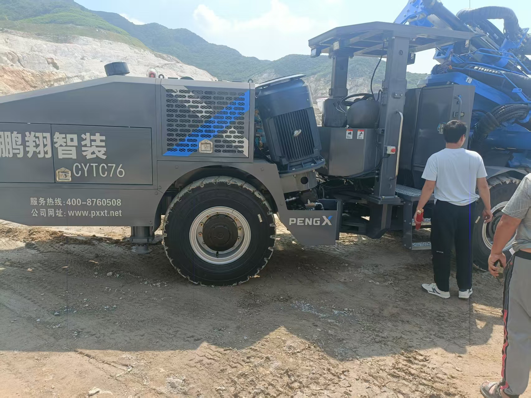 中深孔采矿台车怎么样？鹏翔智装中深孔采矿台车智能赋能