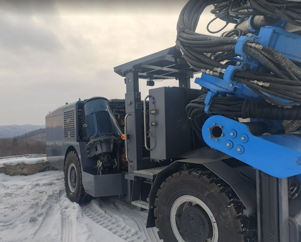 中深孔台车用电吗？揭秘现代矿山“电动化”真相