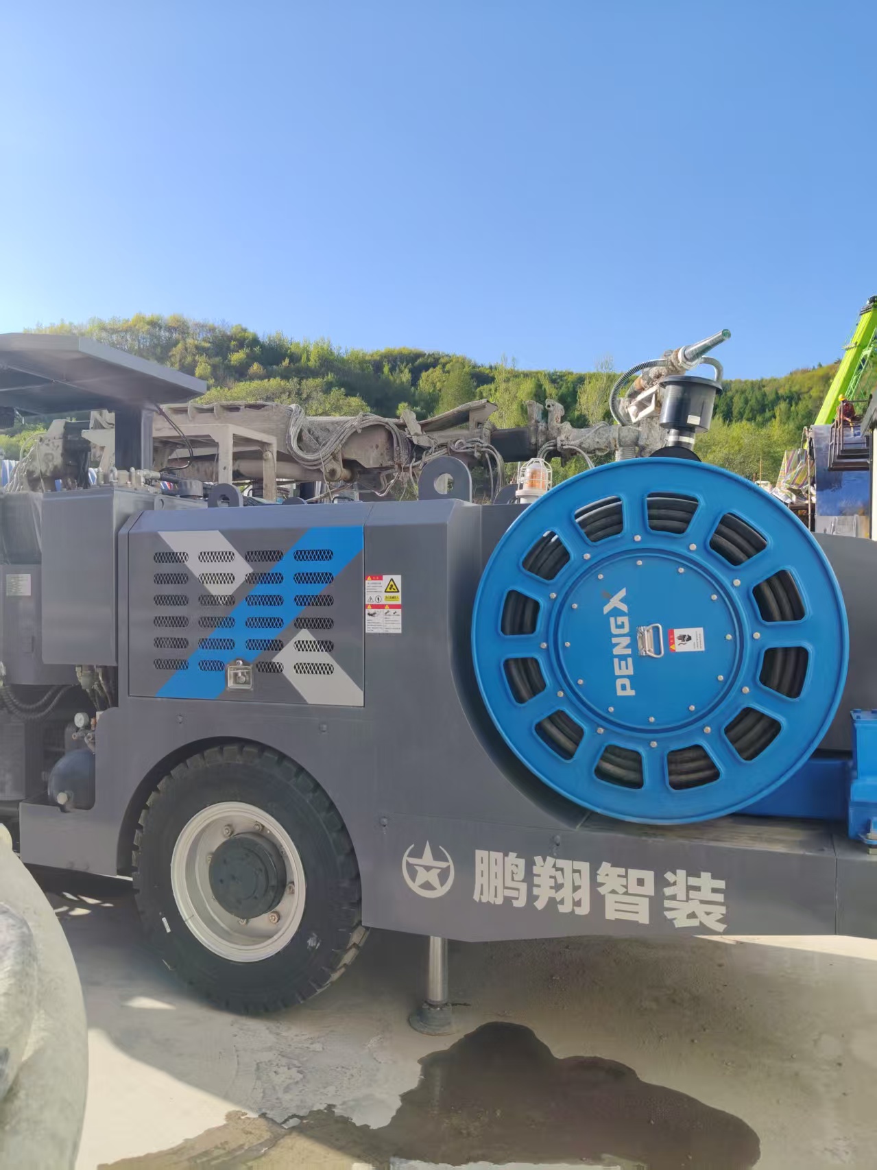 台车是凿岩台车吗？揭秘隧道施工中的“钢铁巨臂”